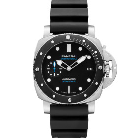 Damen- und Herrenuhr, Panerai Submersible PAM02683