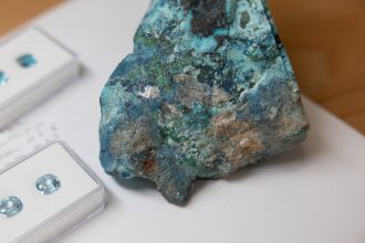 rohstein-chrysokoll-aquamarin-werkstatt