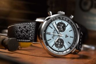 Toptime-DEUS-Triumph NewPoster-StillLife RVB