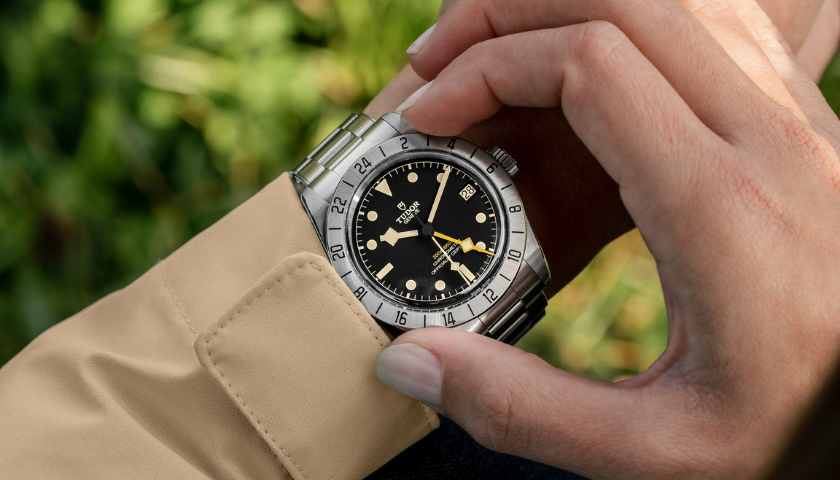 TUDOR-BlackBay-S38-JuwelierWeber-840x480-LIFESTYLE