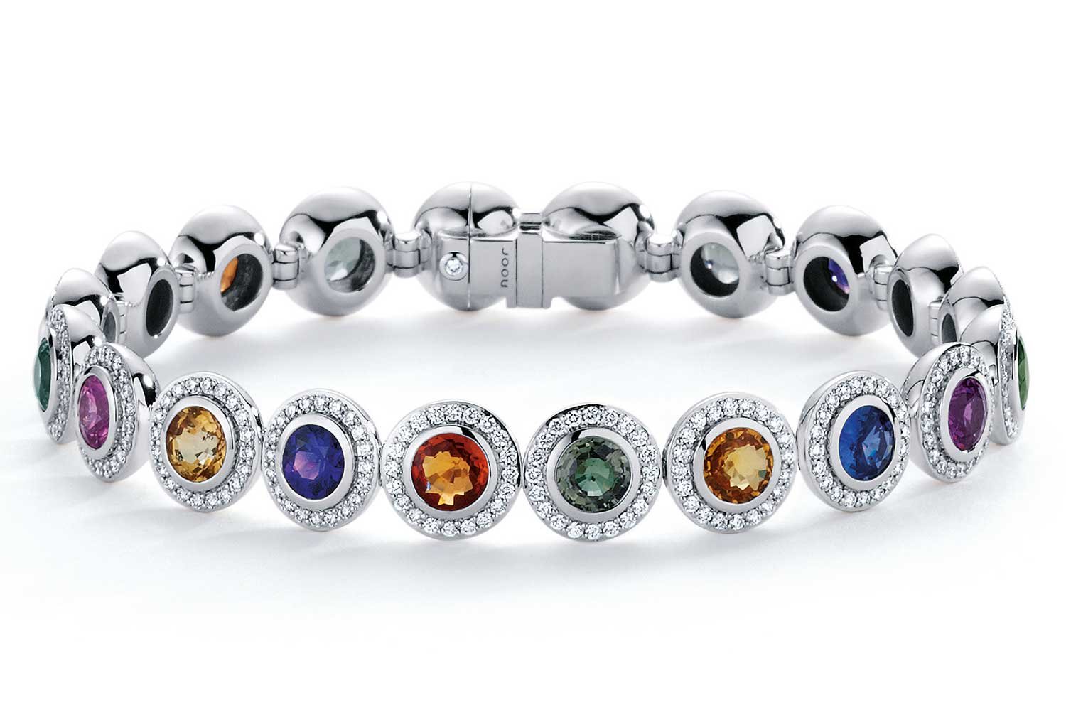 noor-exclusive-30787-070-W8-300dpi