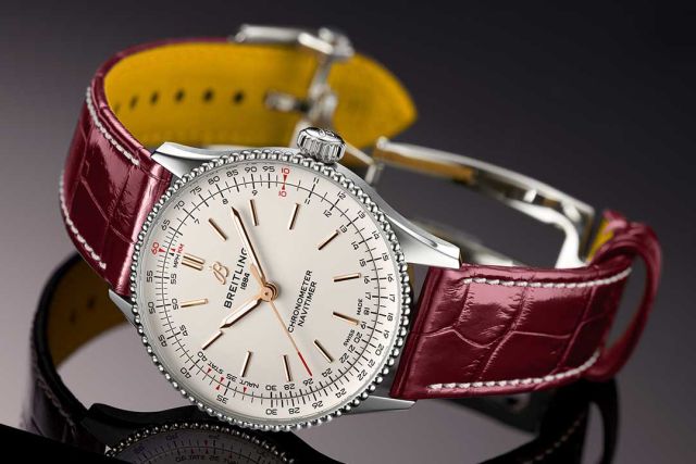 1x1 BR-Navitimer-CT-MOP Burgundy36-ambiance RVB