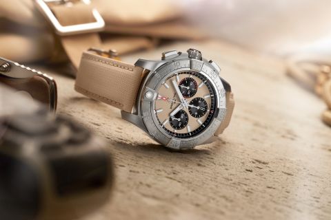 AVENGER B01 CHRONOGRAPH 44 AB0147101A1A1 Beige STILL LIFE RGB