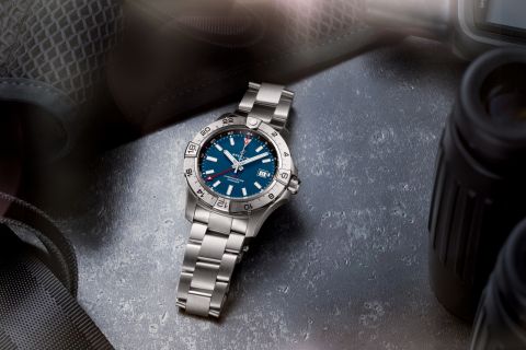 AVENGER AUTOMATIC GMT 44 A32320101C1A1 Blue Still Life RGB