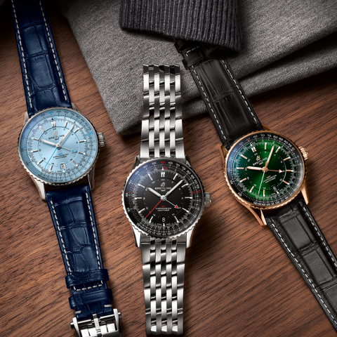 1x1 BR-Navitimer-41-GMT-3Group-StillLife RVB