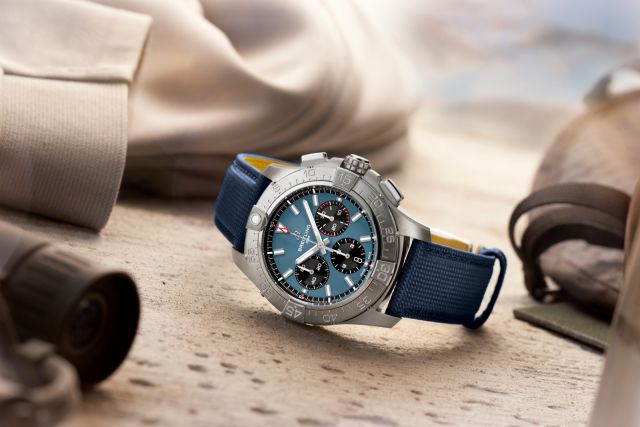 BR-AvengerB01-Chronograph-44-blue-StillLife RVB