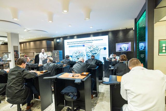 TAG-heuer-Watchmaking-Class-2809-2023-081