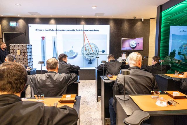 TAG-heuer-Watchmaking-Class-2809-2023-051