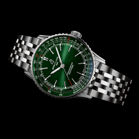 1x1 BR-Navitimer-41-automatic-SteelGreen-Ambiance RVB