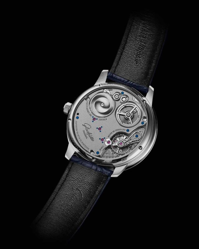 1-58-08-01-04-61-Senator-Chronometer-Movement