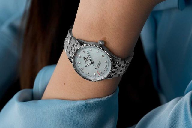 9x16 20230509 Breitling Wristroll Navitimer 32 BlueSteel 2134