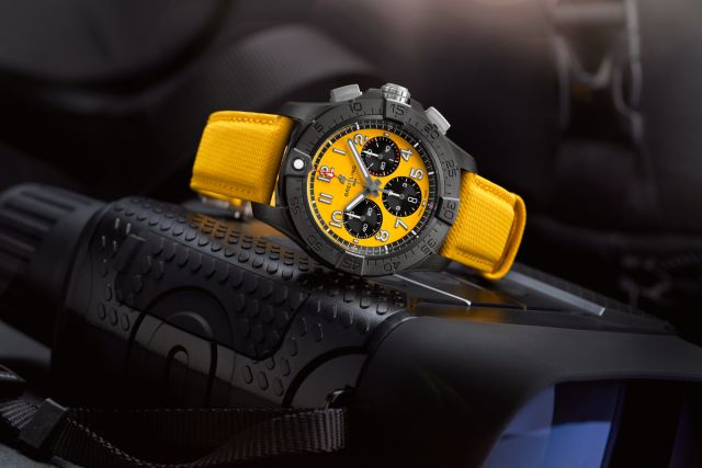 AVENGER B01 CHRONOGRAPH 44 NIGHT MISSION SB0147101i1X1 Yellow Still Life RGB