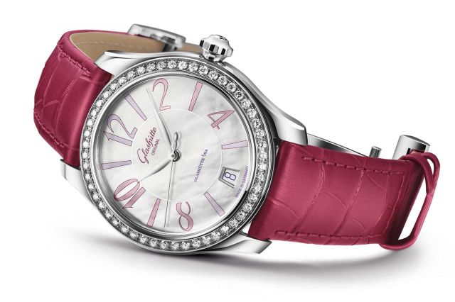 1-39-22-22-22-04-Lady-Serenade-Valentinstag-Freisteller-25cm